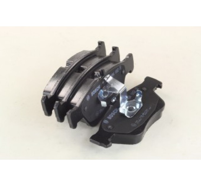 Тормозные колодки передние дисковые 0 986 494 002 BOSCH